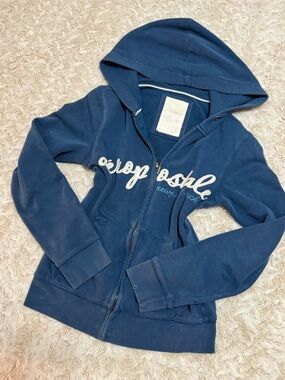Vintage Aeropostale navy blue zip up hoodie